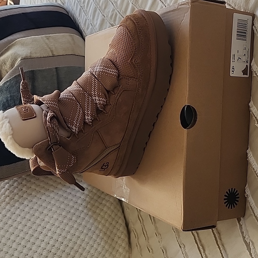 NIB UGG - Highmel